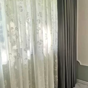 Perdea pentru dormitor/living cu flori mici