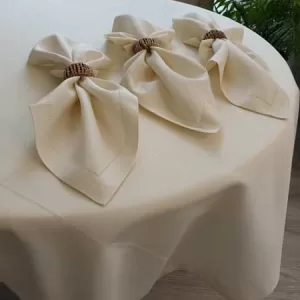 Set față de masă cu 3 șervețele crem