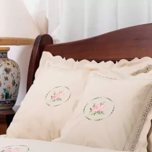 Lenjerie de pat bej, cu broderie medalion și margine gotică, bumbac 100%