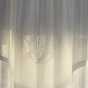 Perdea pentru dormitor/living cu broderie, dantelă și mantovană