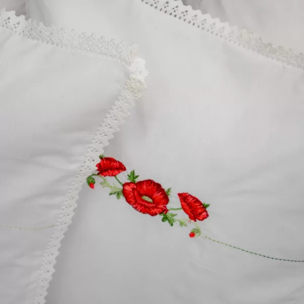 Lenjerie de pat albă cu dantelă și broderie maci - imagine 4