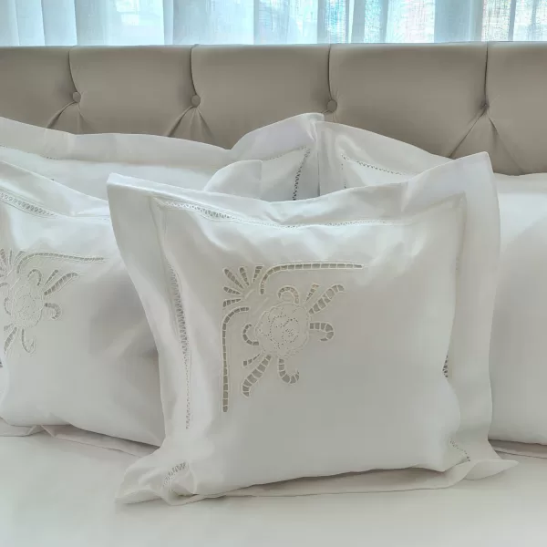 Lenjerie cu broderie spartă - imagine 2