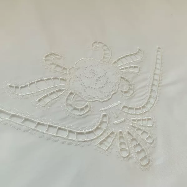 Lenjerie cu broderie spartă - imagine 6