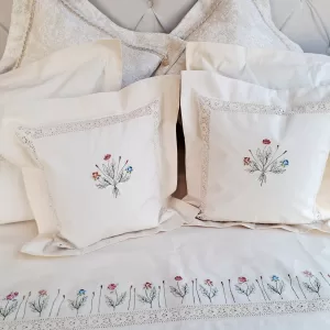 Lenjerie de pat dublu cu broderie flori de câmp și dantelă